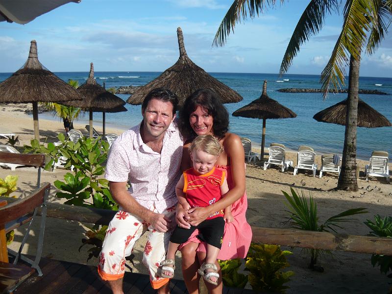 P1000414.JPG - In front of the Hotel Pool area