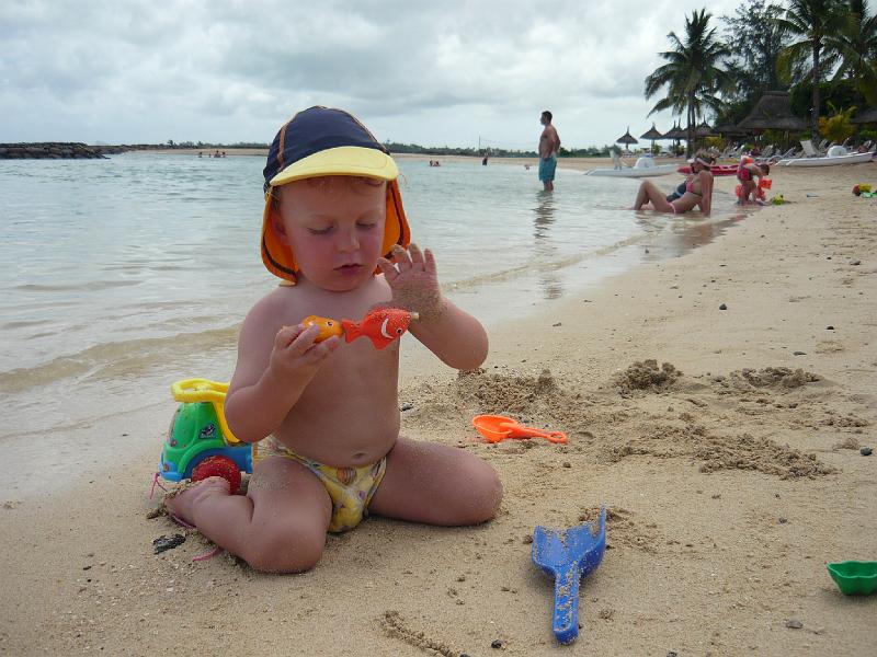 P1000429.JPG - The fishes from 1 year birthday on the beach